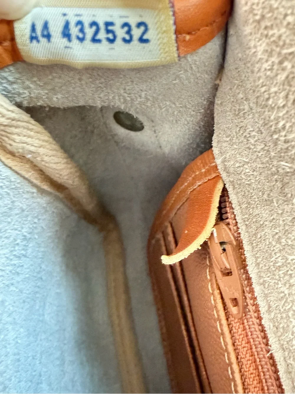 Vintage Dooney & Bourke AWL Overland Bag Taupe Tan Crossbody R52 USA